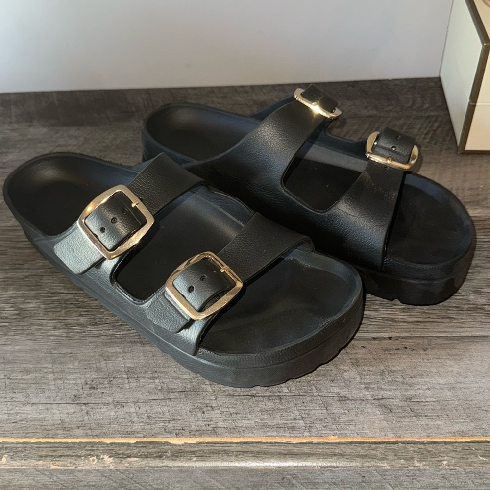 ASOS DESIGN Fawn flatform jelly mules